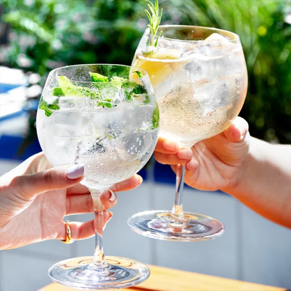Coctelería y Destilados