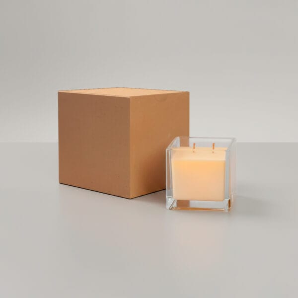 Recipiente 8x8 con vela en caja